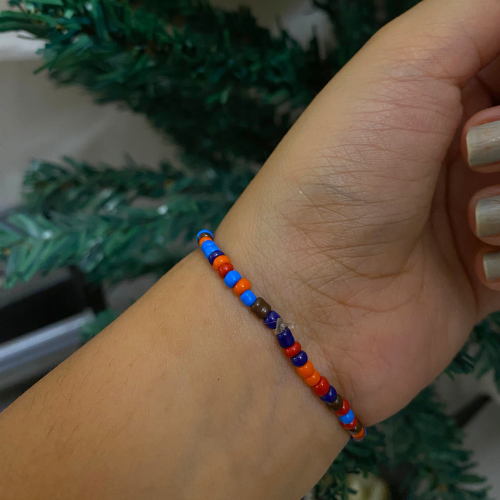 "Jai Guru Ji" Engraved Oval Charm Beaded Bracelet – Vibrant Multi-Color Devotional Bracelet