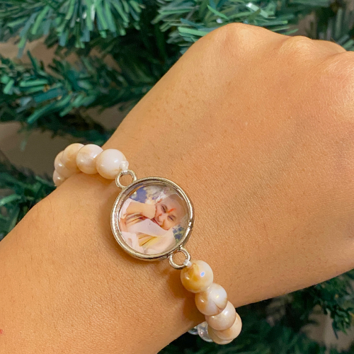 Divine Grace Pearl & Aura Quartz Guru Bracelet – Handcrafted Spiritual Devotional Mala