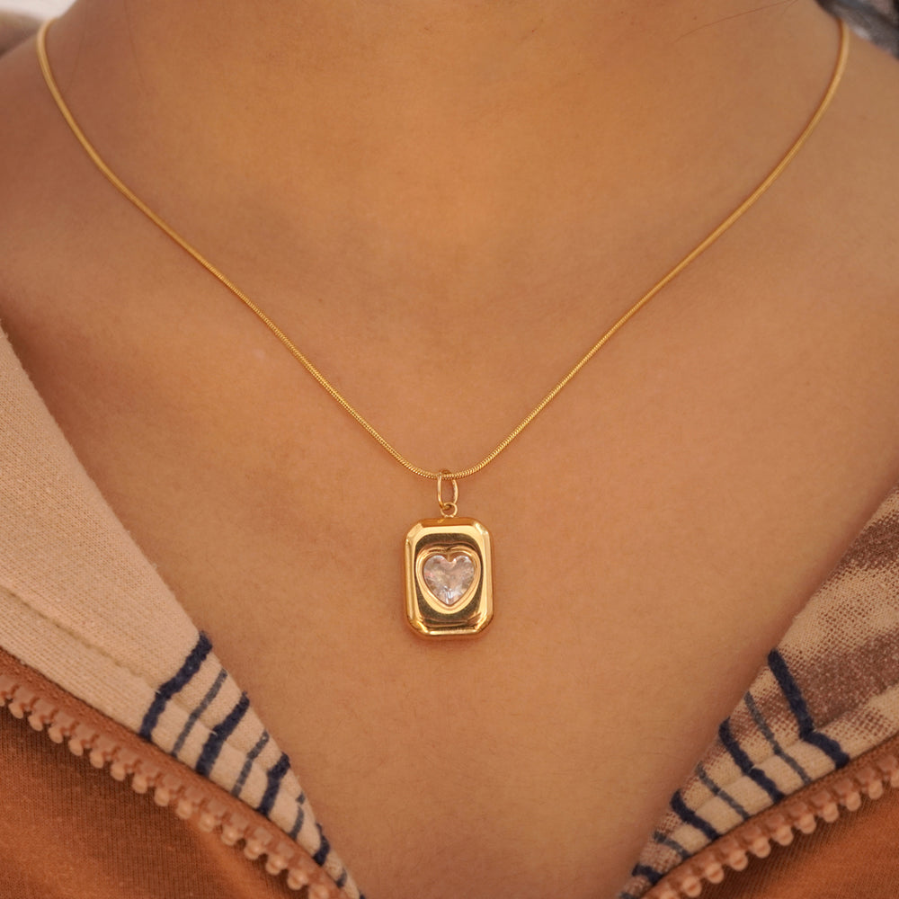 Olivia pendant image 4