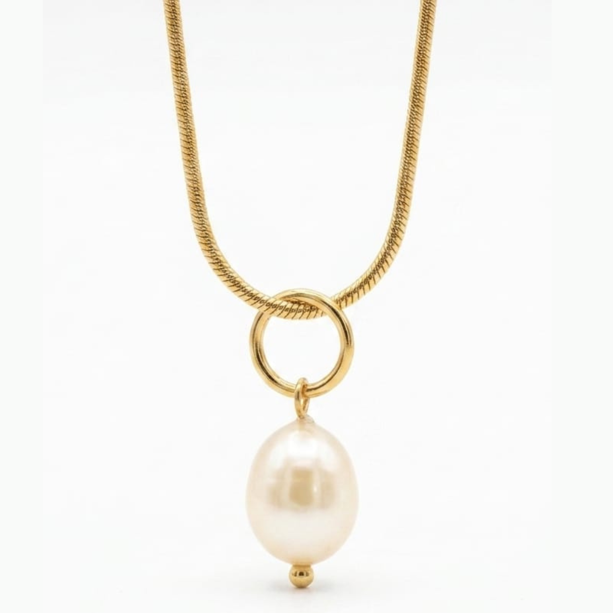 white pearl pendant