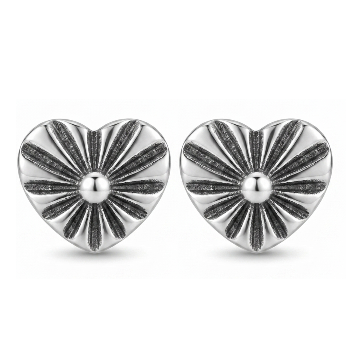 Clara HEART SHAPPED EARINGS
