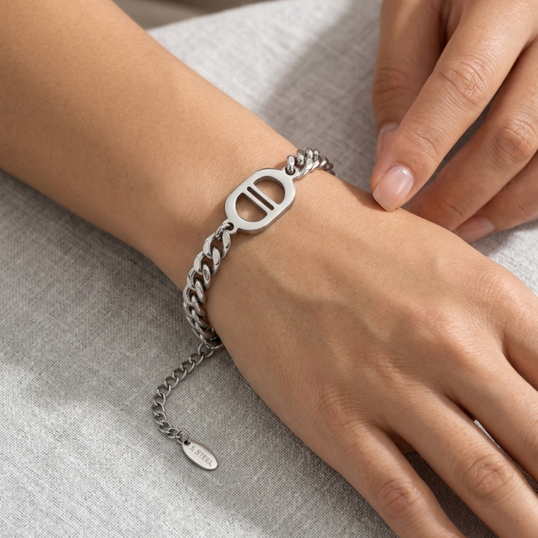 The Diora Curb Link Bracelet