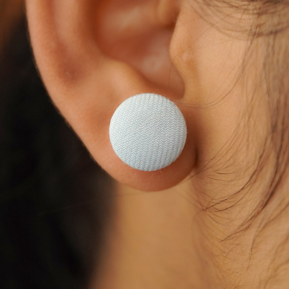 button blue studs image 3