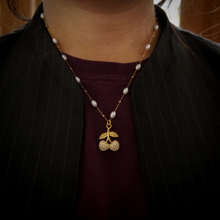 ammy white pendant - Image 3